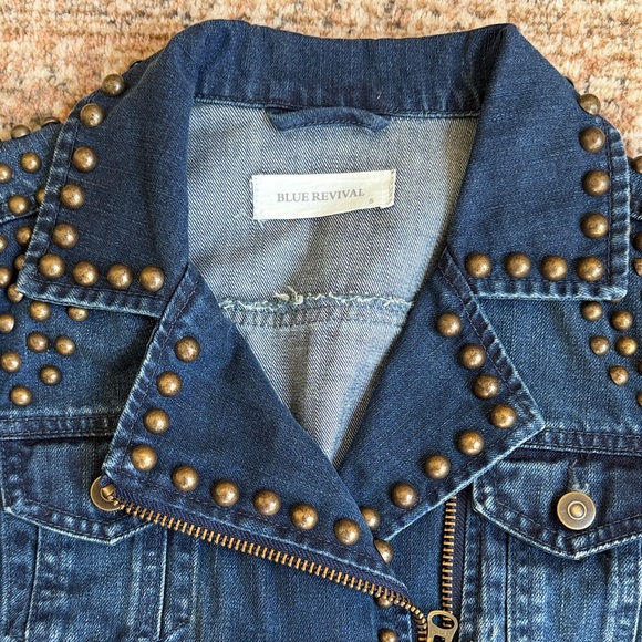 Blue Revival Studded Denim Jacket with Rose Embroidery never worn Size S - Picture 3 of 5